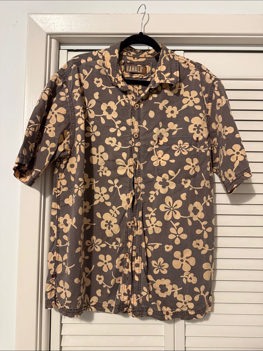 Vintage Men's Short-Sleeve Floral Shirt in Brown and Cream